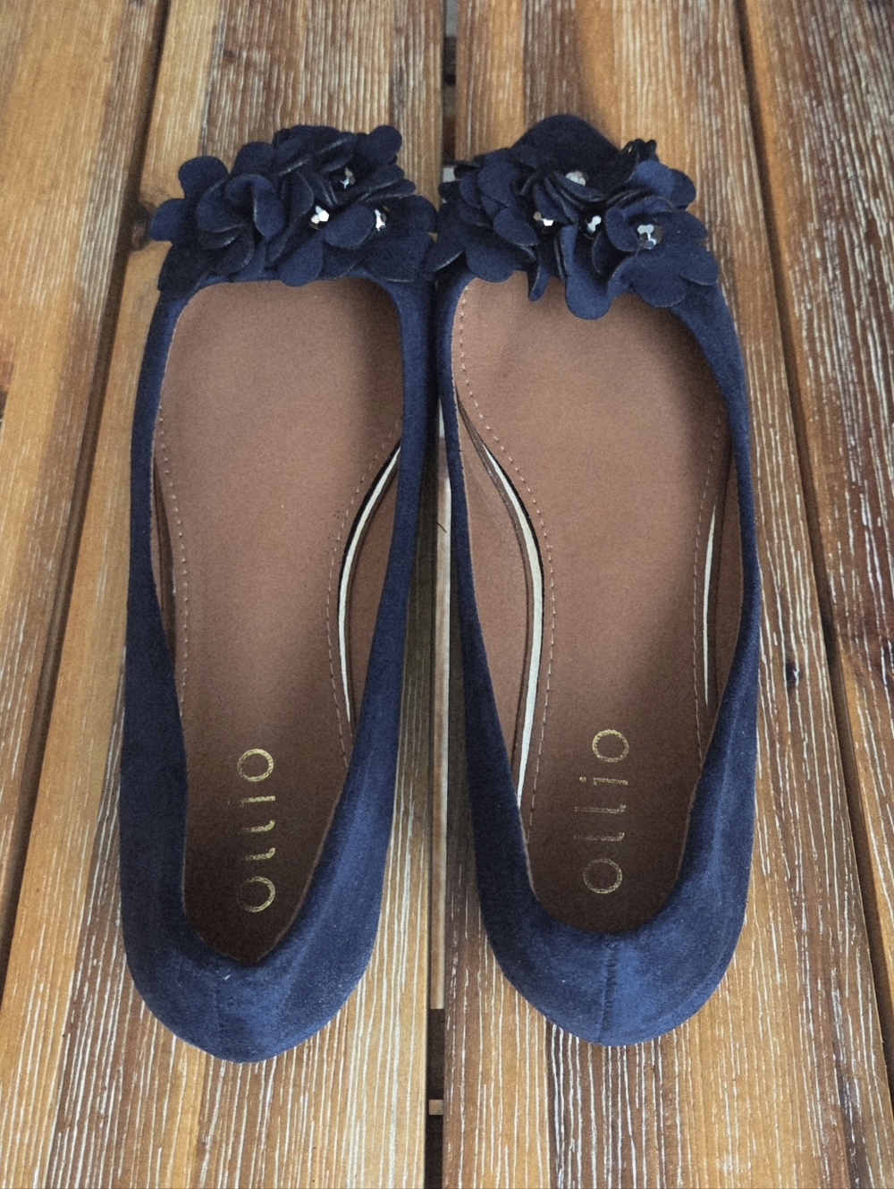 Navy Olio Brand Shoes -NWT - Picture 3 of 4
